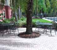 Common Space 7 Hampton Inn & Suites Tampa-Wesley Chapel