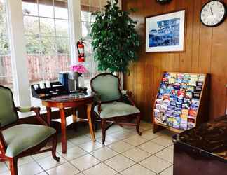 Lobby 2 Maple Inn & Suites