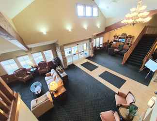 Lobby 2 AmeriVu Inn & Suites - Waconia