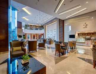 Lobby 2 Copthorne Hotel Dubai