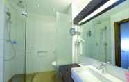 In-room Bathroom 5 Hotel Alte Post