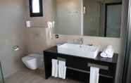 In-room Bathroom 7 Hotel Marins Playa