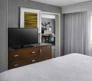 Bedroom 5 Courtyard by Marriott Paramus