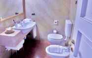 Toilet Kamar 5 Hotel Colonne