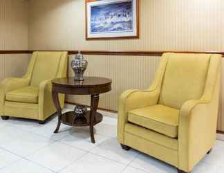 Lobby 2 Comfort Inn & Suites Airport Convention Center