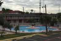 Swimming Pool La Hacienda Hotel