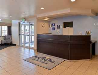 Lobby 2 Microtel Inn & Suites by Wyndham Klamath Falls