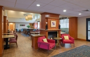 Lobby 5 Hampton Inn & Suites Providence/Smithfield