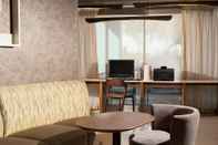 Functional Hall Springhill Suites by Marriott Orlando Airport