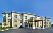 Luar Bangunan 2 La Quinta Inn & Suites by Wyndham Lackawanna