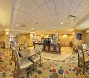 Restoran 2 Hampton Inn Utica