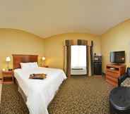 Kamar Tidur 4 Hampton Inn Utica