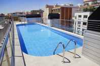 Swimming Pool Aparthotel BCN Montjuic