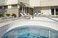 Swimming Pool Hotel Ascot & Spa