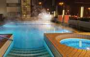 Swimming Pool 4 Hotel Ascot & Spa