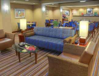Lobby 2 Hampton Inn by Hilton Gainesville-Haymarket