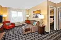 Khu vực công cộng TownePlace Suites by Marriott Republic Airport Long Island