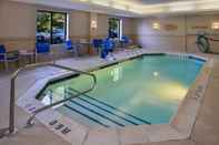 Swimming Pool TownePlace Suites by Marriott Wilmington/Wrightsville Beach