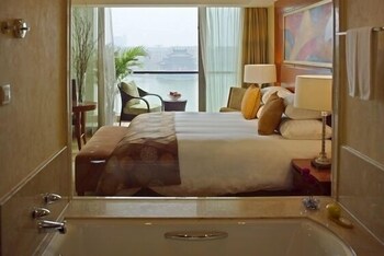 Bilik Tidur 2 New Century Grand Hotel Kaifeng