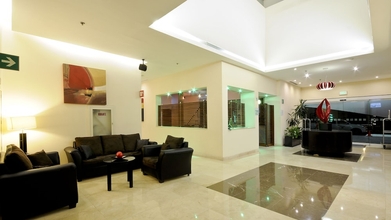 Lobi 4 Holiday Inn Uruapan, an IHG Hotel