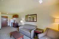 Ruang untuk Umum Cobblestone Inn & Suites - Clintonville