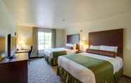 Bedroom 7 Cobblestone Inn & Suites - Clintonville