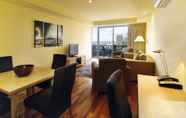 ห้องนอน 4 Oaks Melbourne on Lonsdale Suites