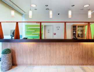 Lobi 2 B&B Hotel Berlin City-Ost