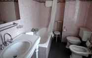 In-room Bathroom 7 TH San Martino | Majestic Dolomiti Hotel