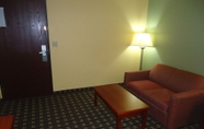 Common Space 7 Town House Extended Stay Hotel Downtown