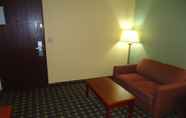 Ruang Umum 7 Town House Extended Stay Hotel Downtown