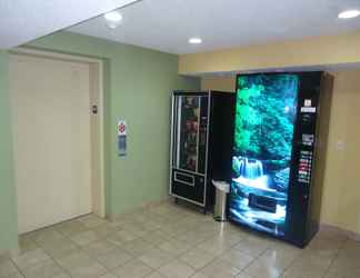 Lobi 2 Town House Extended Stay Hotel Downtown