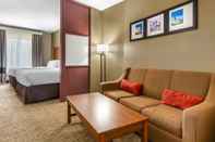 Common Space Comfort Suites Clayton - Garner