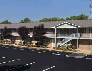 Exterior 2 Affordable Corporate Suites - Lynchburg