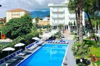 Swimming Pool Hotel Sogaris