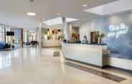 Lobby 4 Leonardo Hotel Liverpool - Formerly Jurys Inn