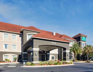 Exterior 2 La Quinta Inn & Suites by Wyndham Savannah Airport - Pooler