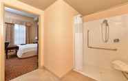 In-room Bathroom 3 Hampton Inn & Suites by Hilton Edmonton Intl Airport