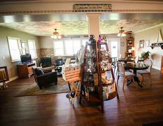 Lobby 2 The Lakehouse Inn