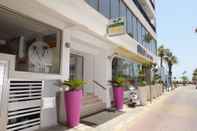 Exterior Les Palmiers Beach Hotel