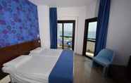 Kamar Tidur 7 Les Palmiers Beach Hotel