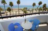 Kamar Tidur 3 Les Palmiers Beach Hotel