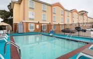 Kolam Renang 6 Comfort Inn Marrero - New Orleans West