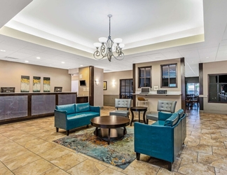 Lobby 2 La Quinta Inn & Suites by Wyndham Biloxi