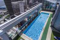 Swimming Pool JEN Hong Kong by Shangri-La