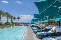 Swimming Pool Trump International Hotel Las Vegas