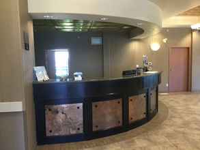 Lobby 4 Super 8 by Wyndham Edson