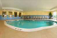 Swimming Pool Comfort Suites Fredericksburg North