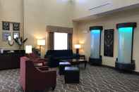 Lobby Comfort Suites Fredericksburg North