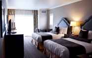 Bedroom 6 Majestic Inn & Spa